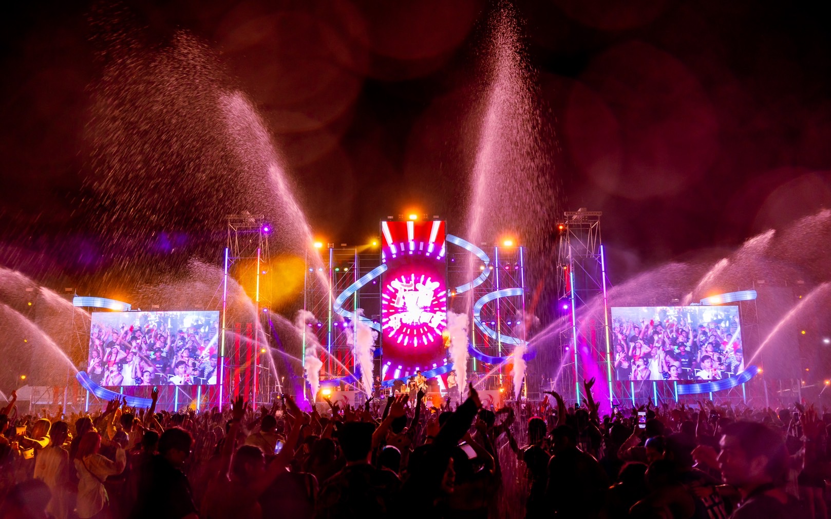 เทศกาลวันไหลแห่งชาติ FLOW DAY PATTAYA WATER FESTIVAL 2024 สงกรานต์ที่สุดของปี