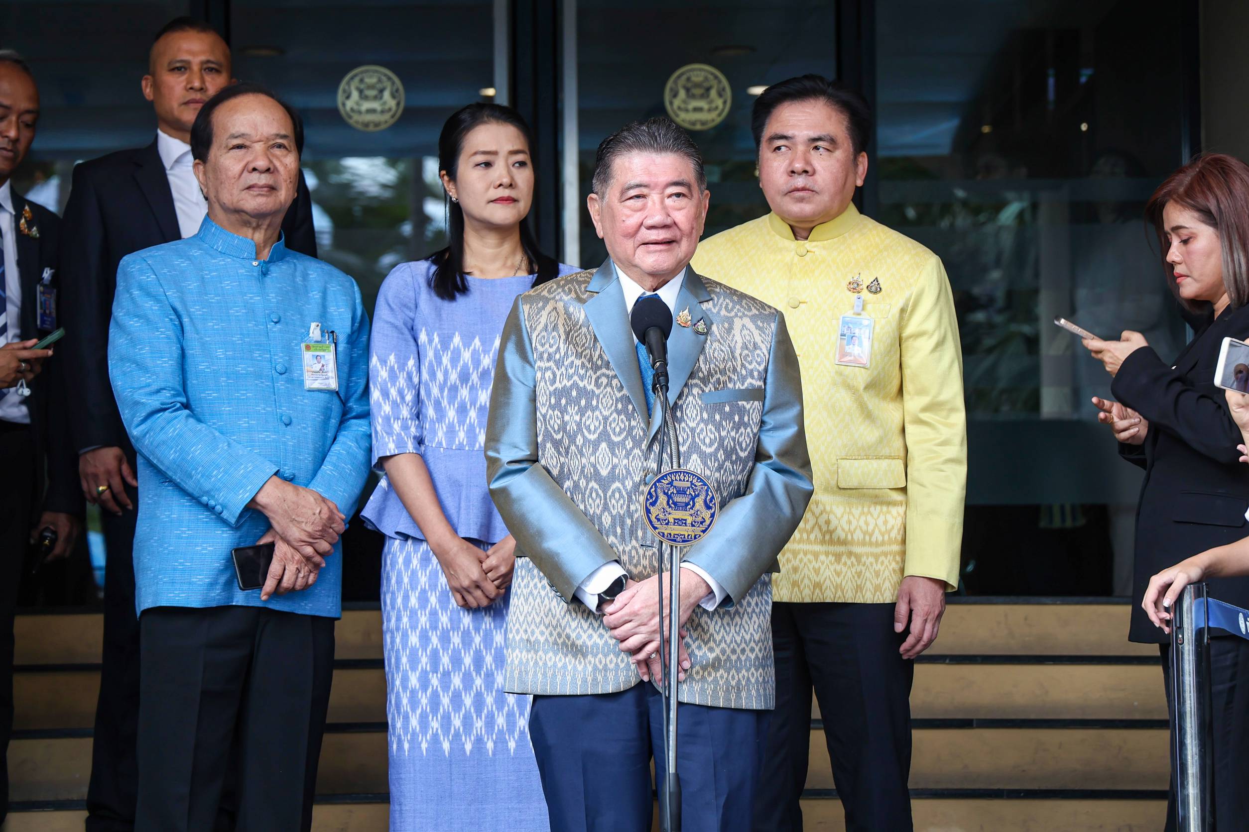 "ภูมิธรรม" ปัดโยก "ขรก.มหาดไทย"  จ้องล้างบาง "เครือข่ายสีน้ำเงิน" ยันทุกอย่างเป็นไปตามความเหมาะสม