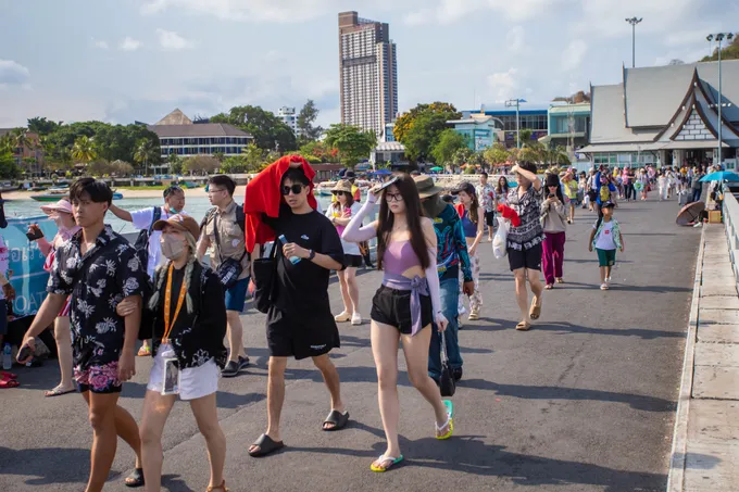 นทท.จีนเข้าไทยยังมาเป็นที่หนึ่งคาดโตต่อเนื่องจากจำนวนคนที่หยุดในวันแรงงาน