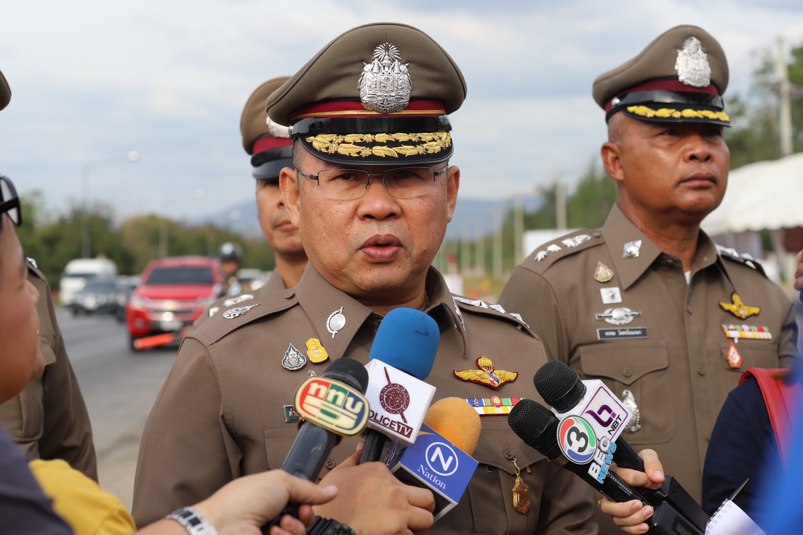ตำรวจห่วงใยประชาชนเดินทางกลับย้ำพักผ่อนให้เพียงพอ ไม่ขับรถเร็ว เมาไม่ขับ 