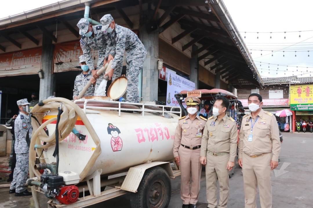 กองทัพเรือเร่งส่งน้ำ 200 ตัน ช่วยชาวบ้านเกาะล้านบรรเทาภัยแล้ง