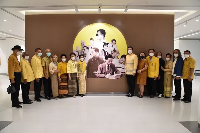 เครือข่ายศิลปินรวมใจรำลึกในพระมหากรุณาธิคุณฯ ร.9