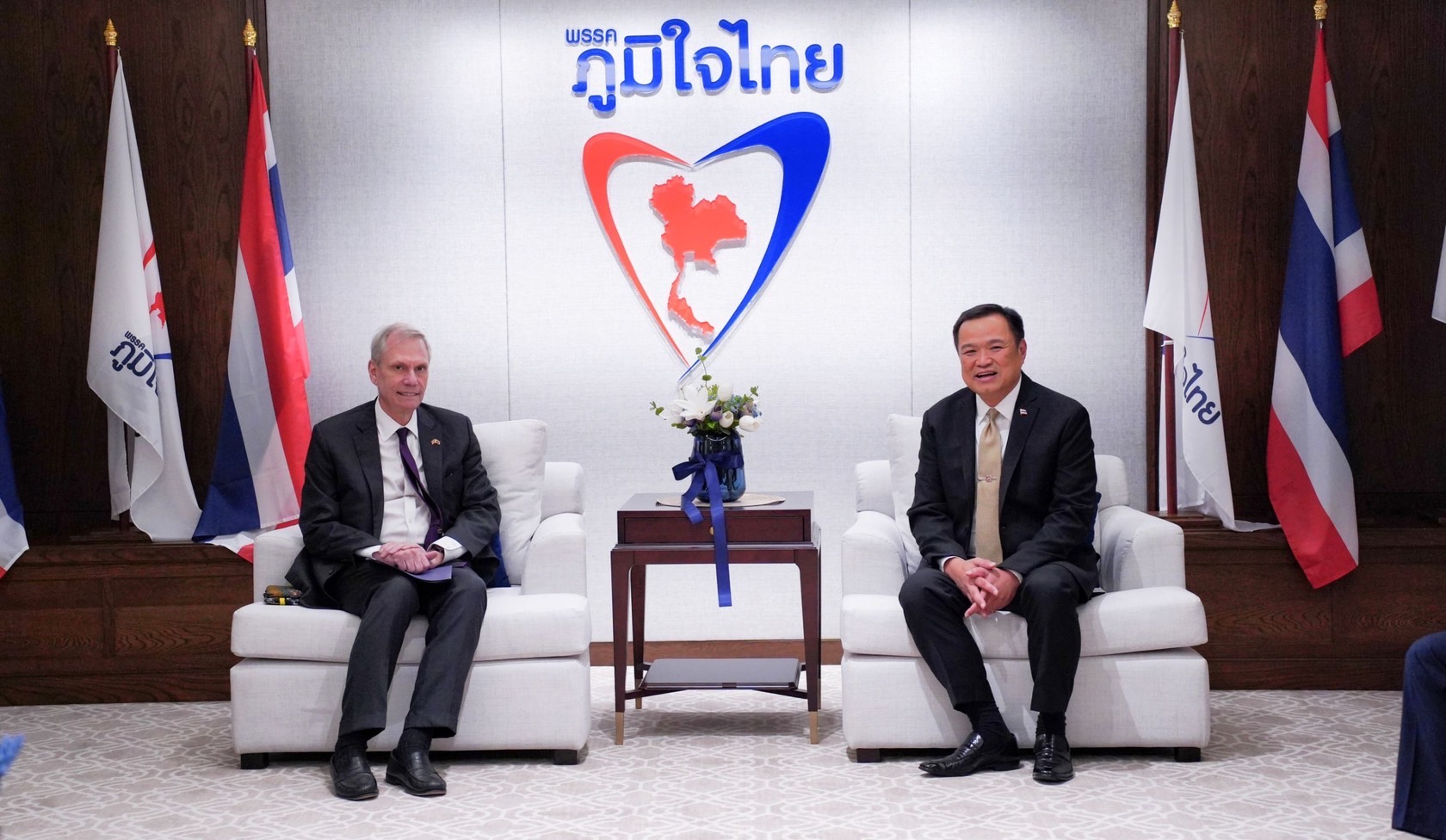 เอกอัครราชทูตสหรัฐ เข้าพบ ‘อนุทิน’ มีนัยสำคัญกับการเมืองไทย และพรรคภูมิใจไทย