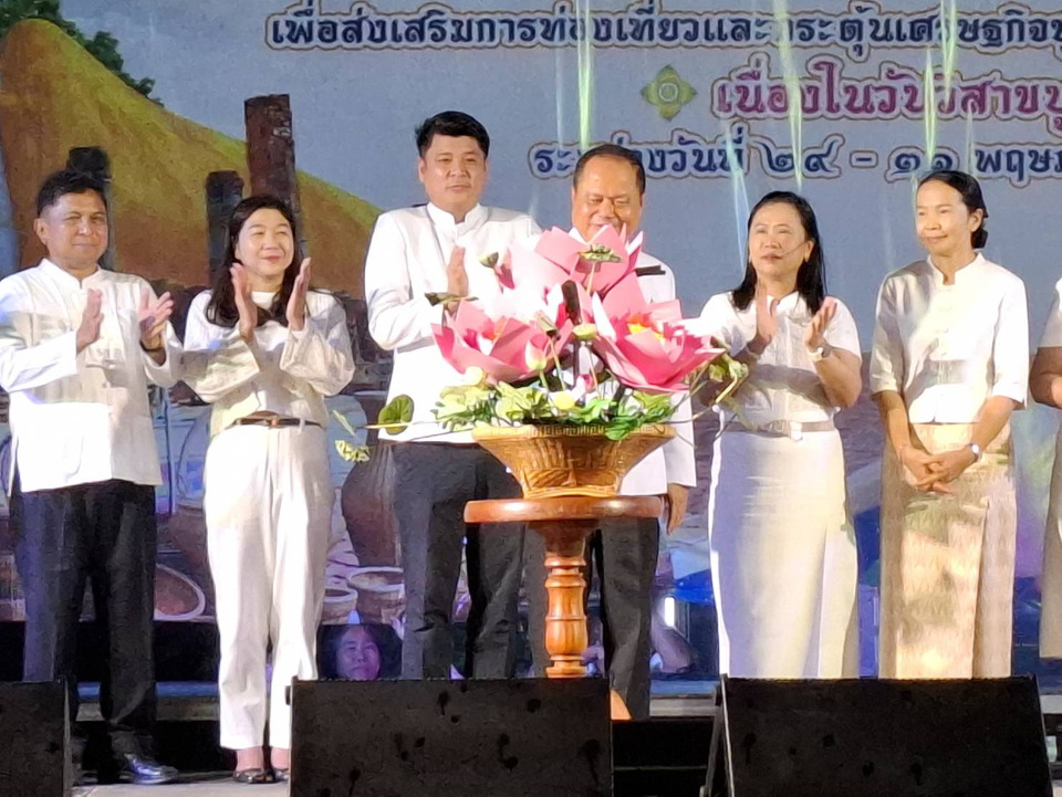 อ่างทองเปิดงานไหว้พระนอน “วัดขุนอินทประมูล” เนื่องในวันวิสาขบูชา สืบสานศรัทธา-กระตุ้นท่องเที่ยวชุมชน 