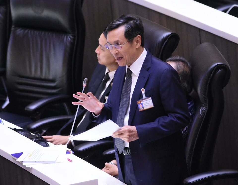 "จาตุรนต์" ขยี้กลางสภา! จี้ "อนุทิน" แสดงจุดยืนแก้ รธน. ใหม่ ถามแรงทำไมคำแถลงนโยบายหายเงียบ ทั้งที่ผลประชามติท่วมท้น