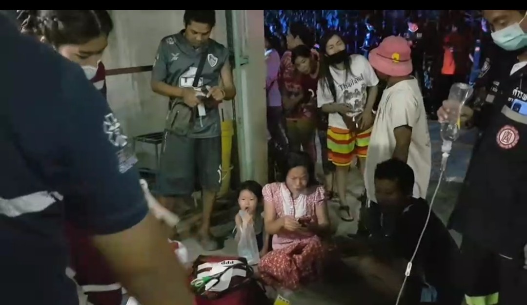 สลดหนุ่มเมียนมาร์เสียบลูกหนูตัดเหล็กถูกไฟดูดตายต่อหน้าเพื่อนร่วมงาน