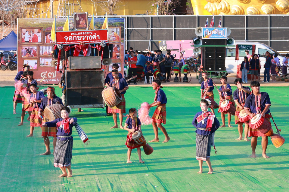 มหาสารคามจัดมหกรรมกลองยาวอีสานครั้งที่ 2 สืบสานภูมิปัญญาท้องถิ่นสุดคึกคัก            
