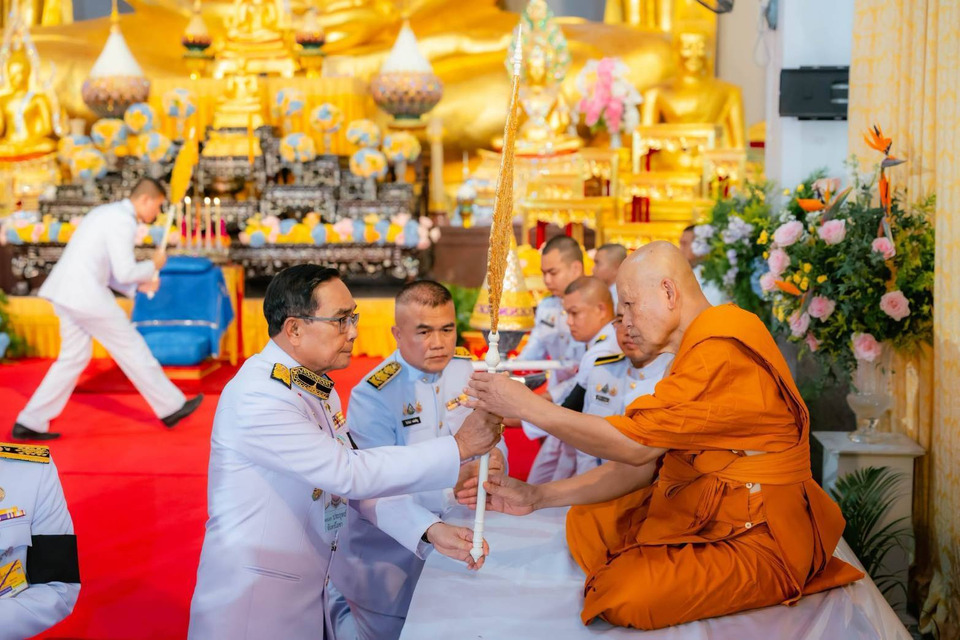 องคมนตรี เชิญสัญญาบัตรถวาย “พระพรหมวชิรธีรคุณ” ณ วัดพระนอนจักรสีห์ฯ สิงห์บุรี