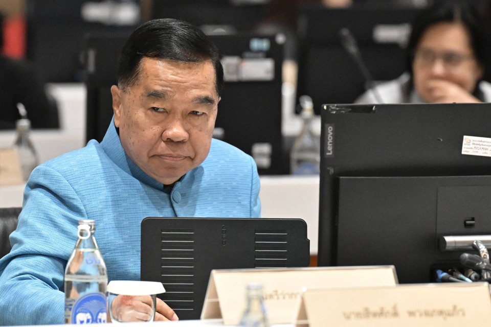 "บิ๊กเล็ก" โยน​ "แม่ทัพภาคที่ 1​" ตอบปมกองทัพ ไฟเขียว​ "กัน​ จอมพลัง" เปิดซาวด์เพลงหลอน​ 