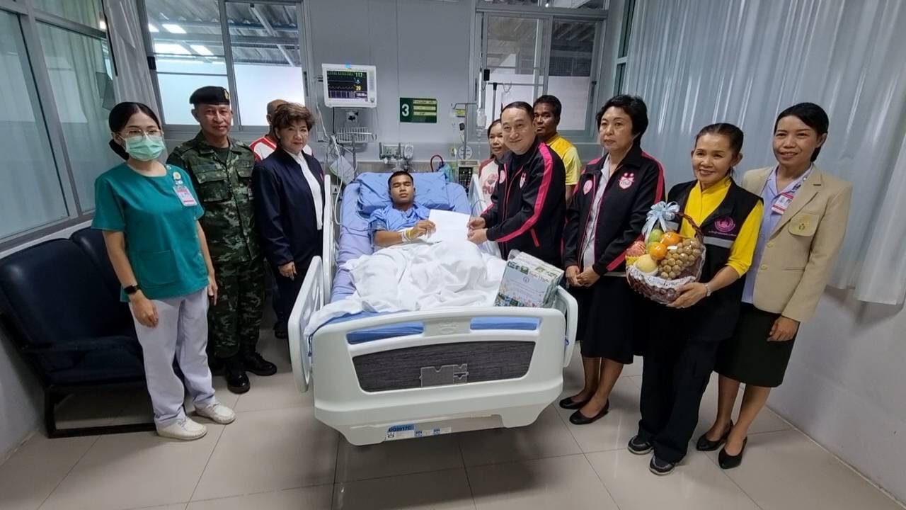 กรมสตรี พม. รุดเยี่ยมให้กำลังใจ 3 ทหารเหยียบกับระเบิด ดูแลภรรยาทหารข้อเท้าขาดตั้งครรภ์ 8 เดือน 