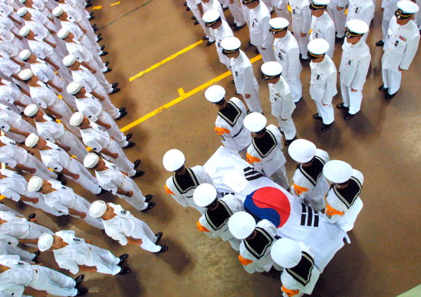 แฉ “โสมแดง” สุดเหี้ยม! ยิงทิ้ง “ทหารโสมขาว” ฝังดินอำพรางศพ