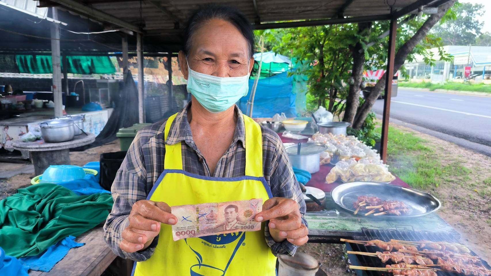 แม่ค้ายโสธรเศร้า ลูกค้านำแบงก์พันปลอมมาซื้อกับข้าว
