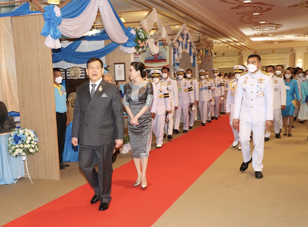 “ในหลวง-พระราชินี” เสด็จฯ งานมหกรรมกองทุนแม่ของแผ่นดิน ประจำปี 2567