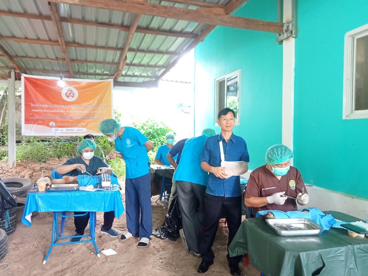 ปศุสัตว์จังหวัดแม่ฮ่องสอน อบต.ปางหมู และผู้นำชุมชน ดำเนินโครงการปศุสัตว์ร่วมใจกำจัดภัยโรคพิษสุนัขบ้า