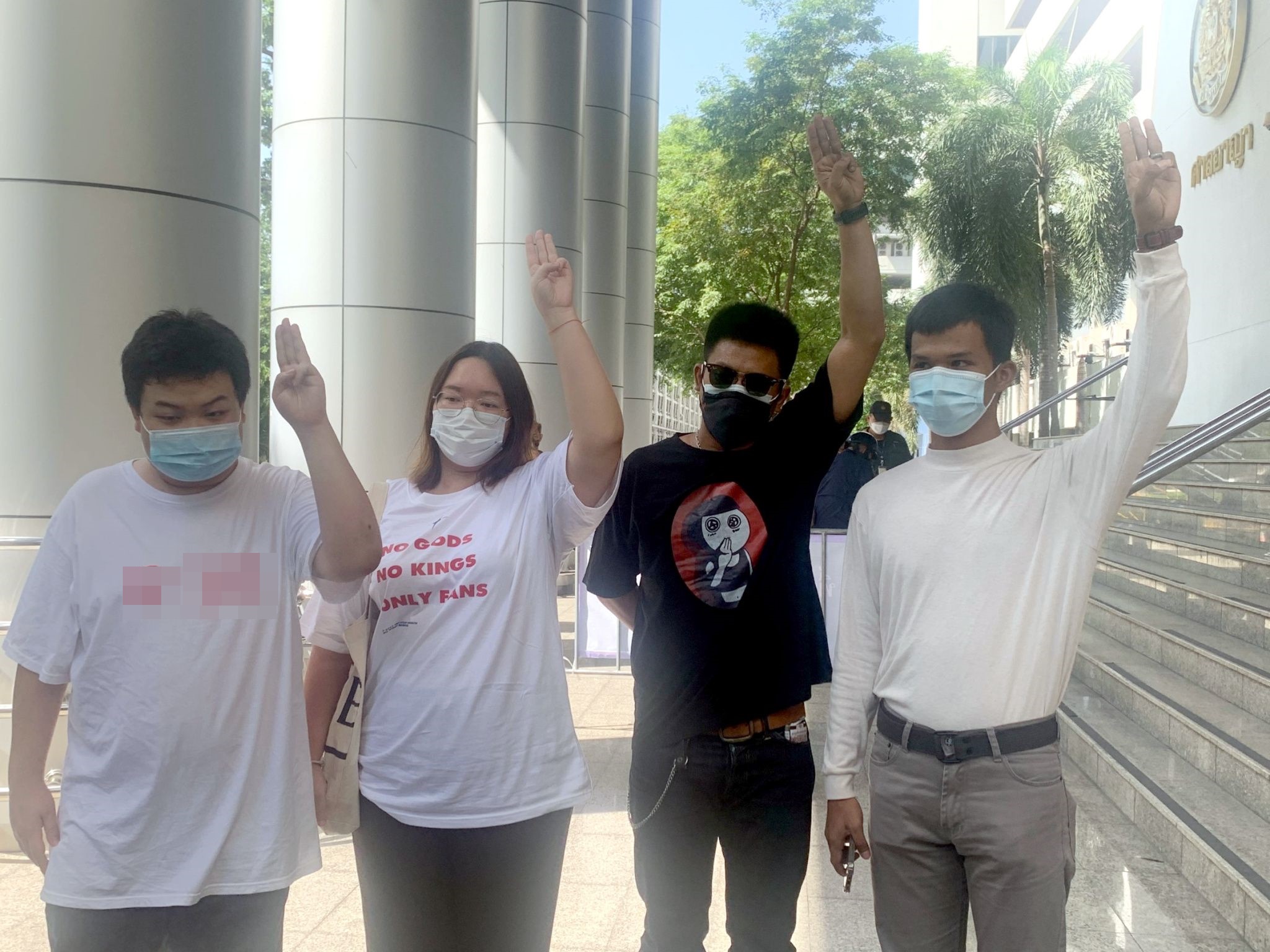 ศาลสืบพยานโจทก์นัดเเรก 22 เเกนนำชุมนุมปักหมุดสนามหลวง