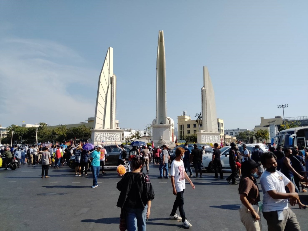 สั่งกลุ่มม็อบ “เดินทะลุฟ้า” ยุติชุมนุม หากเพิกเฉยมีโทษคุก 2 ปี