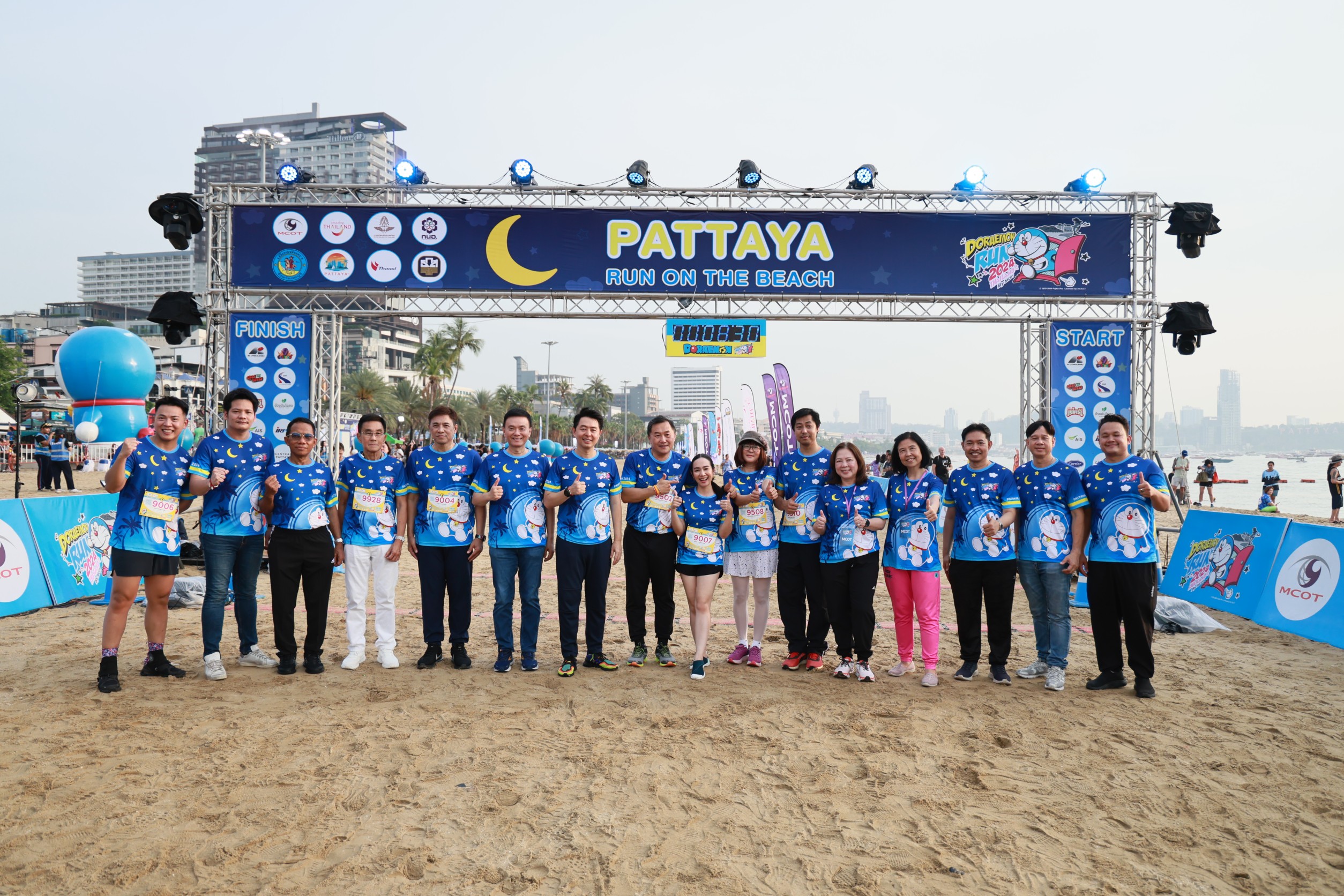 “โดราเอมอน รัน” วิ่งยามเย็นริมหาดพัทยา .. สุดคึกคัก 