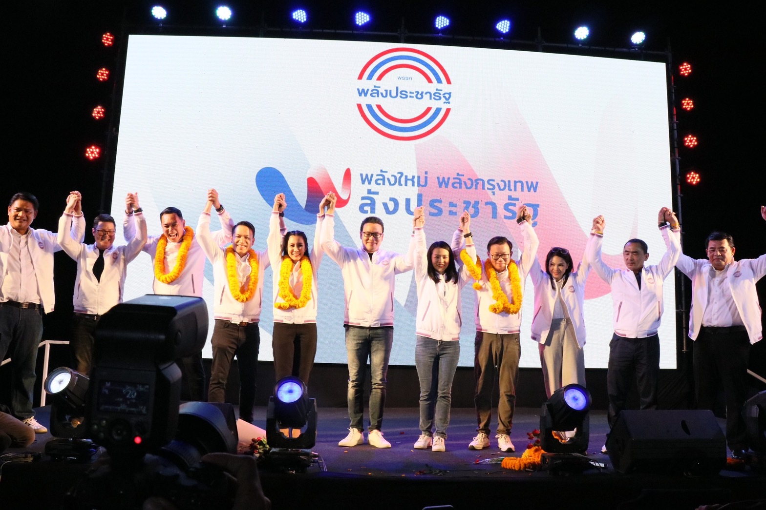 "สกลธี-สนธิรัตน์"นำทีมผู้สมัคร กทม.โซนเหนือ พบ ปชช.ประกาศพร้อมพัฒนา กทม.ด้วยกองทุนพัฒนาประเทศ