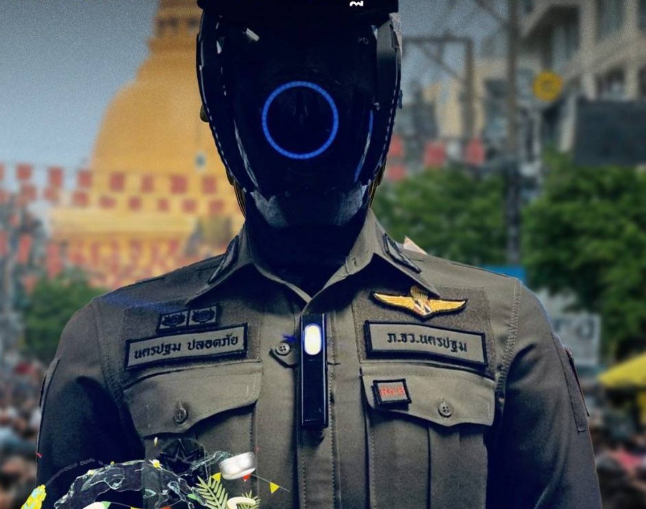 ตร.จับมือเทศบาลนครปฐมเปิดตัว “AI Police Cyborg 1.0” หุ่นยนต์ตำรวจ Robocop ที่มีกล้อง AI อัจฉริยะรอบตัว 