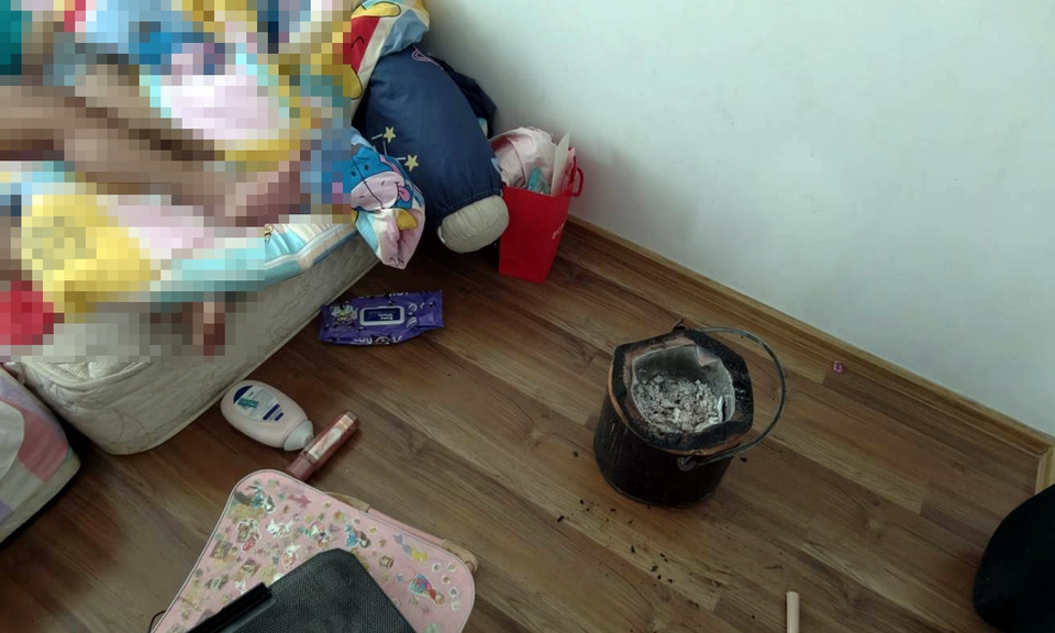 พบ 3 ศพพ่อแม่ลูก รมควันดับคาห้องนอนในบ้านพักย่านบางบัวทอง 
