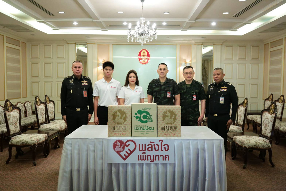 ทบ. รับมอบความช่วยเหลือจากหน่วยงานภาครัฐและภาคเอกชน ช่วยผู้ประสบอุทกภัยในพื้นที่ภาคใต้