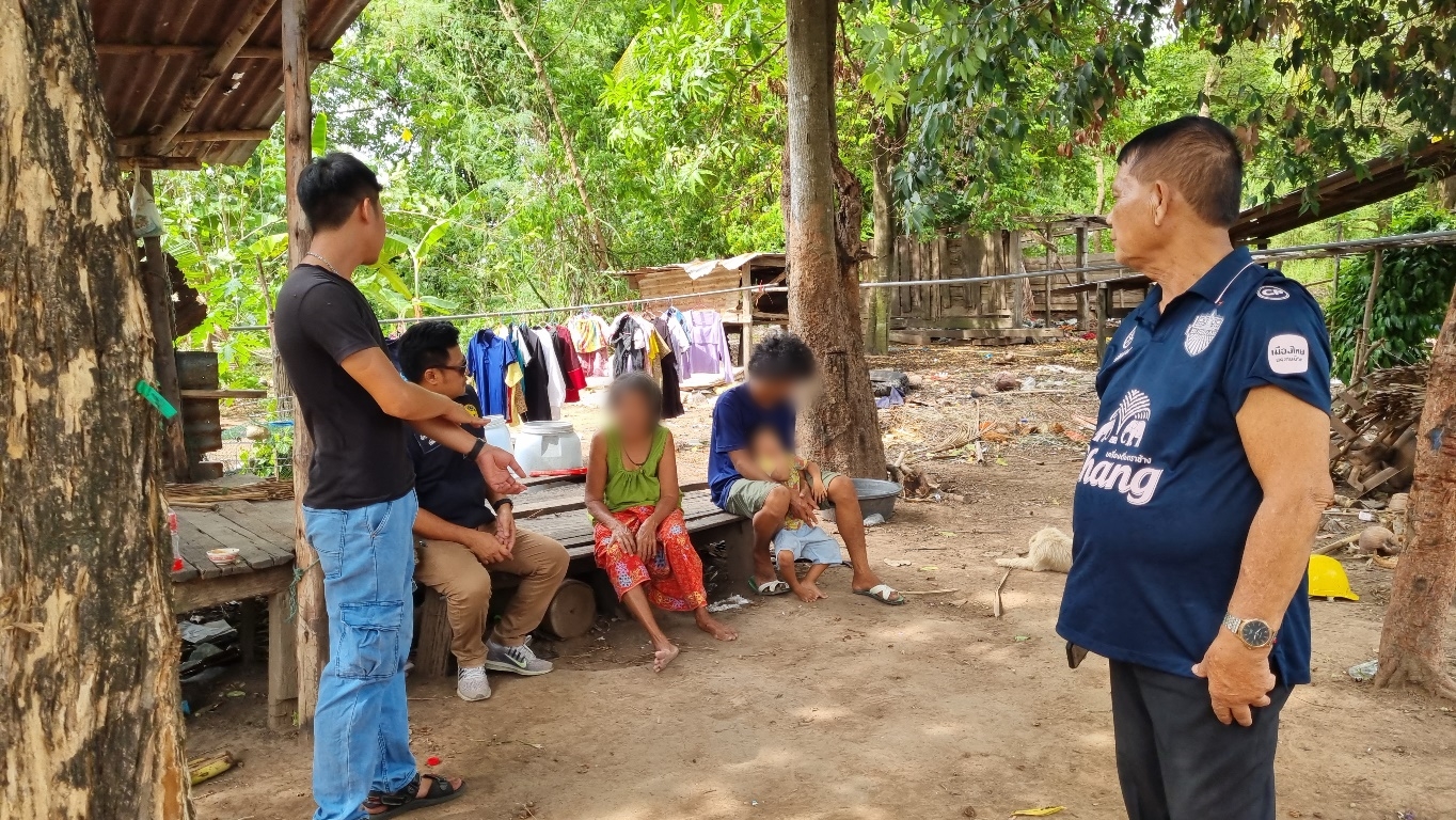 บุรีรัมย์ สุดเวทนา หญิง 26 ถูกจับคดีฉ้อโกง ไร้เงินประกัน ทิ้งลูกน้อย 4 คน เล็กสุดแค่ 3 เดือน ยังไม่หย่านม ให้ยายชราเลี้ยง