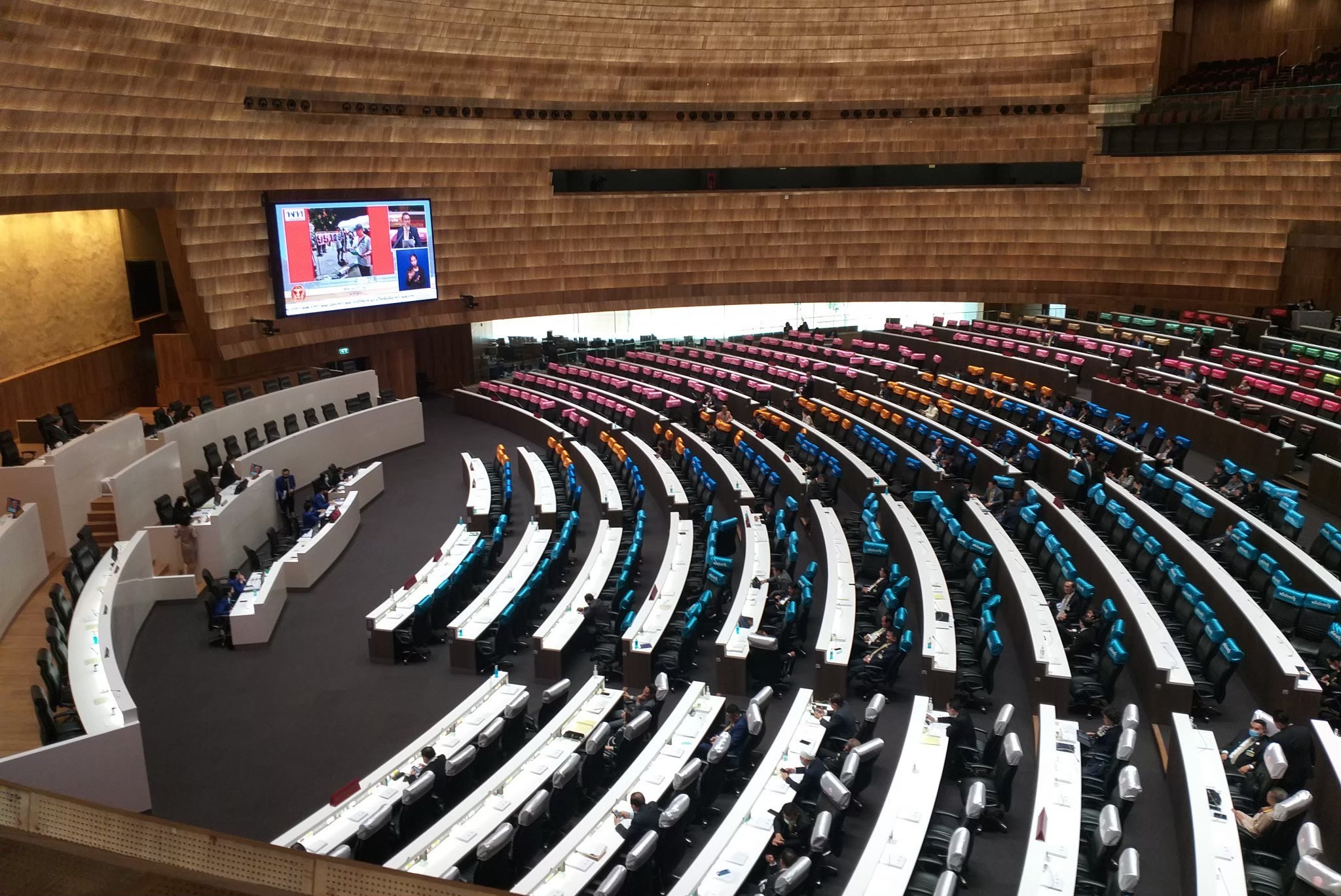 เปิดชื่อผู้โหวตคว่ำร่าง รธน.พรรคร่วมรัฐบาลแตก ปชป.หนุน "ภท. - ชทพ. - พรรคเล็ก" ไม่เอา พบ 26 พท.ล่องหน  5 ผู้นำเหล่าทัพร่วมวงหายจ้อย 