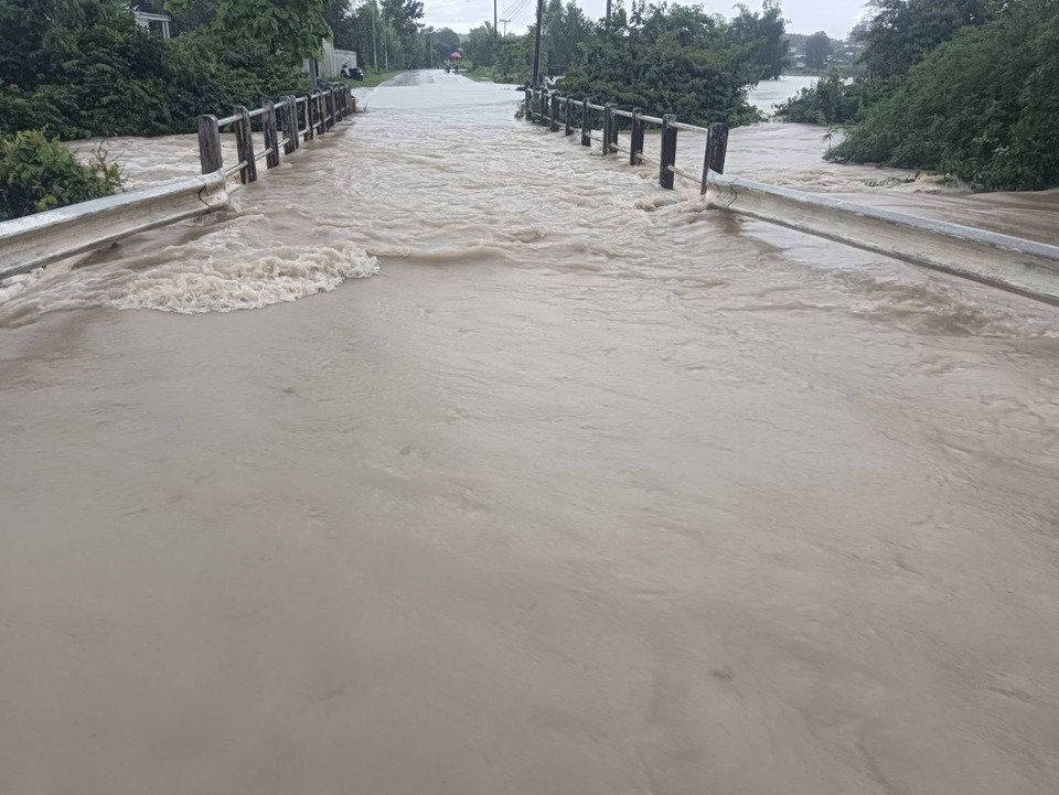 ฝนถล่มท่าอุเทน นครพนมหนักสุดรอบปี น้ำหลากท่วมนาข้าว–บ้านเรือน ล่าสุดเริ่มคลี่คลายหลังฝนหยุด