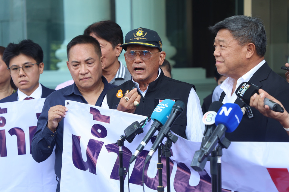 "ผู้ประกอบการรถโดยสาร" บุก "ภูมิใจไทย" ยื่นหนังสือถึง “นายกฯ” จี้รัฐบาลเร่งออกมาตรการเยียวยา หลังวิกฤตน้ำมันพุ่ง