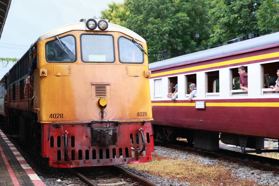 “สรรเพชญ” เผยความคืบหน้ารถไฟทางคู่สายใต้ 3 เส้นทาง 534 กม. เชื่อมถึงปาดังเบซาร์ ลุยก่อสร้างก่อน 504 กม. เตรียมชงครม.สัญจร สงขลา