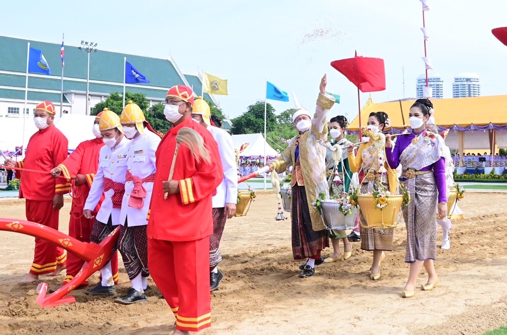 พระราชพิธีพืชมงคล 2567 มิ่งขวัญ สิริมงคลพสกนิกร ทำขวัญพืชพันธุ์ธัญญาหาร เริ่มต้นฤดูกาลเพาะปลูกข้าวชาวไทย