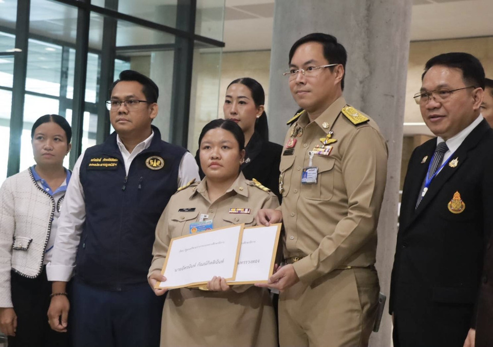 “อัครนันท์” รับเรื่อง “ครูนิ่ม” ร้องสอบบรรจุครู ย้ำให้ความเป็นธรรมทุกฝ่าย ก่อนเสนอแนวทางเยียวยา