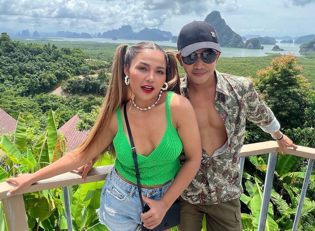 'พีเค'โผล่แซว'ตั๊กแตนชลดา'ควงหนุ่มเที่ยวทะเล ชาวเน็ตชี้เป้า