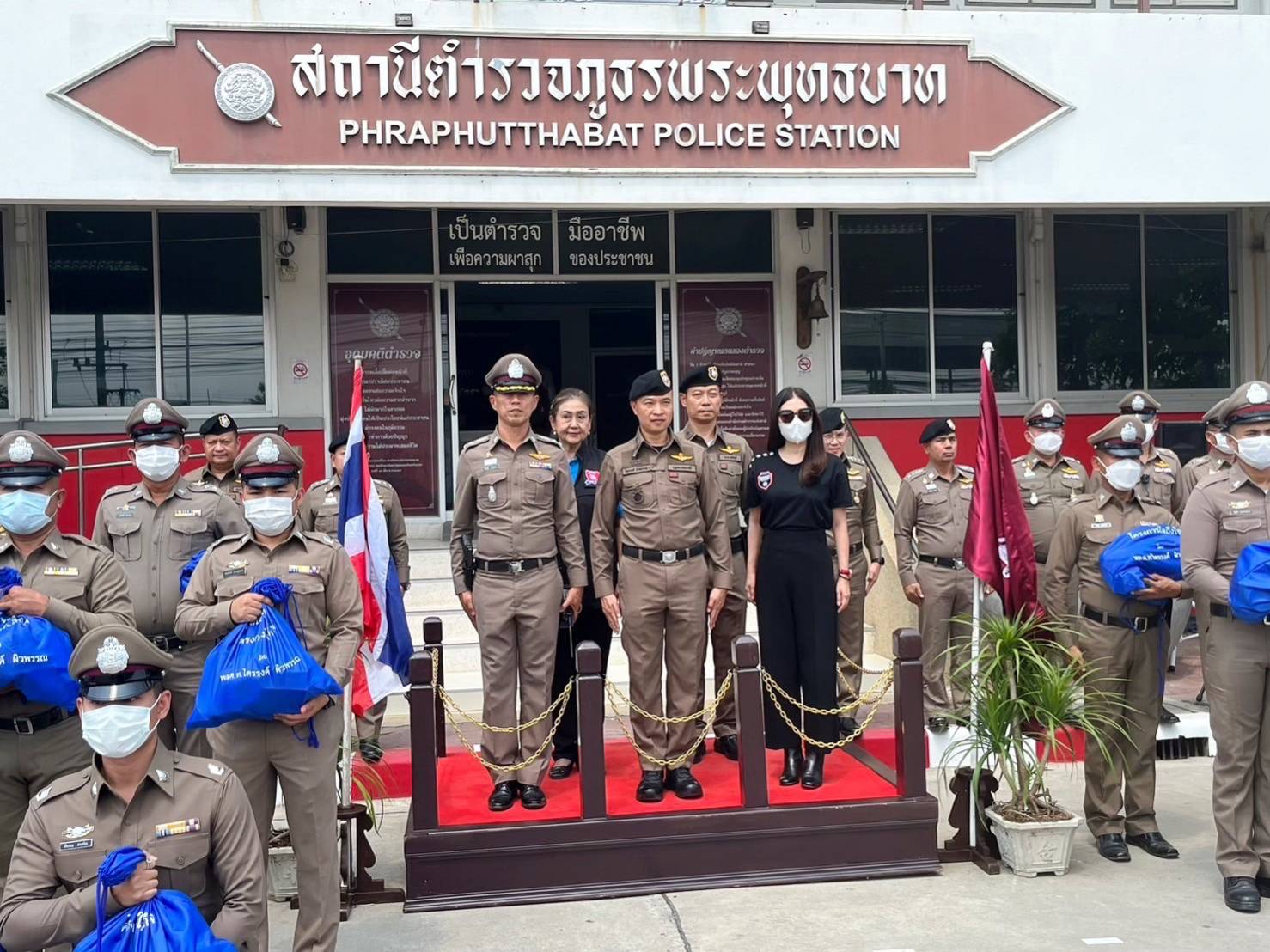 "พล.ต.ท.ไตรรงค์ ผิวพรรณ" ผบช.กมค. พร้อม "มูลนิธิบุณยะจินดาฯ" ตรวจเยี่ยมศูนย์ไกล่เกลี่ย สภ.พระพุทธบาท จ.สระบุรี
