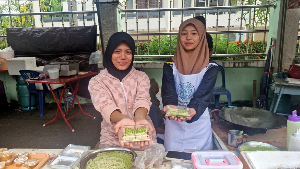 สามวัยพี่น้องฟื้นชีวิตขนมโบราณรอมฎอน "โรตีออลาย" สืบสานมรดกปู่ย่าตายาย