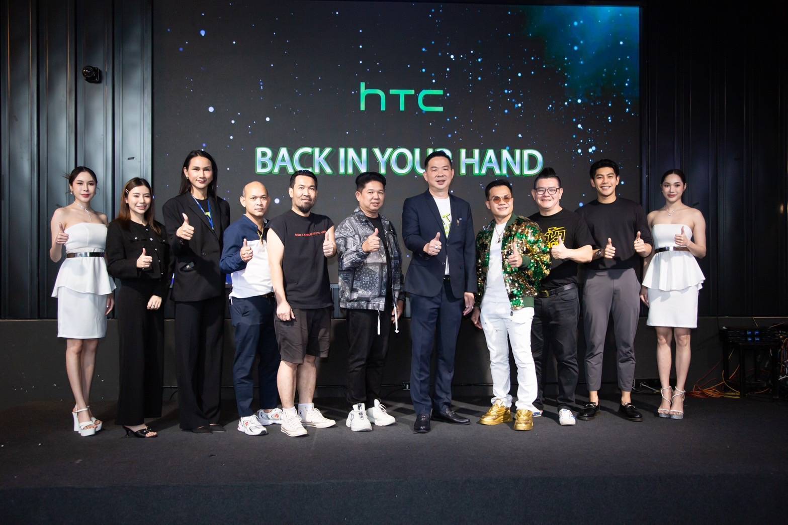  HTC Smartphone ในตำนานที่ทุกคนคิดถึง เปิดตัวจัดหนักสมาร์ทโฟนในตำนานภายใต้คอนเซ็ปต์  BACK IN YOUR HAND 
