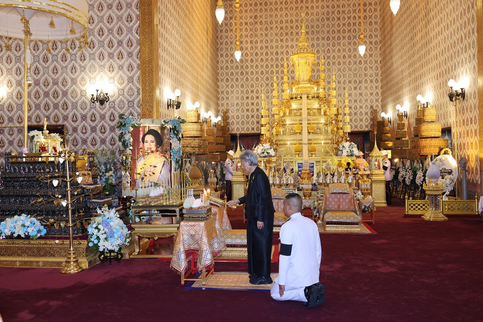 “กรมสมเด็จพระเทพฯ” ทรงบำเพ็ญพระราชกุศลถวายภัตตาหารเช้า พระพิธีธรรม สวดพระอภิธรรมพระบรมศพ “พระพันปีหลวง”