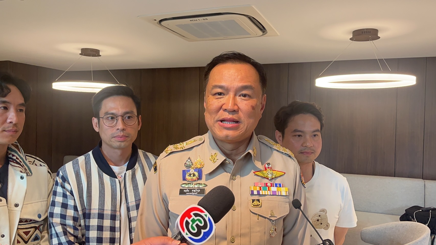 “อนุทิน” รับได้ ได้โควตา รองประธานสภาฯคนที่ 2 หัวเราะลั่น “ชาดา” ถูกลูกสาวครอบครองและครอบงำมากกว่า 