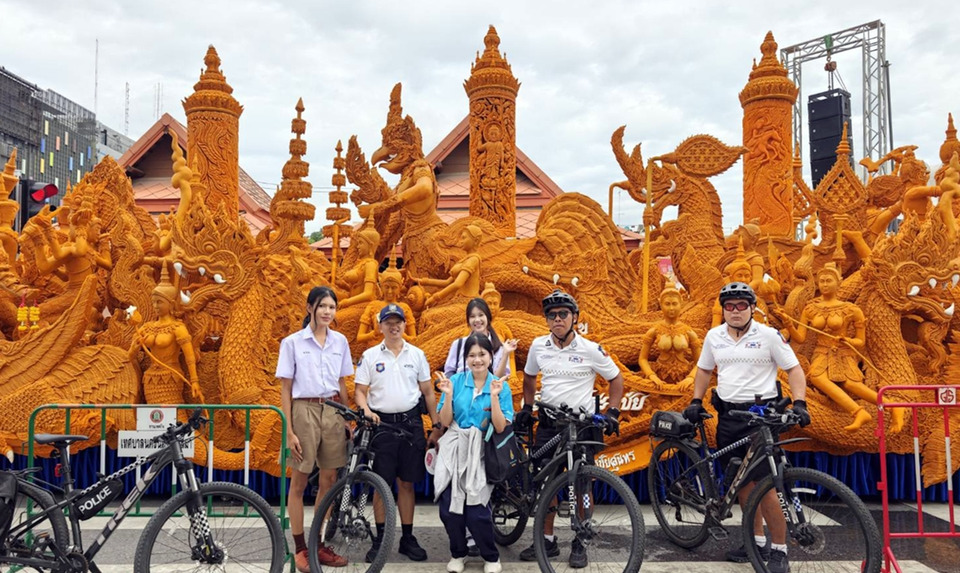 แห่เทียนโคราช 2569 คึกคัก! ตำรวจท่องเที่ยวคุมเข้มความปลอดภัย