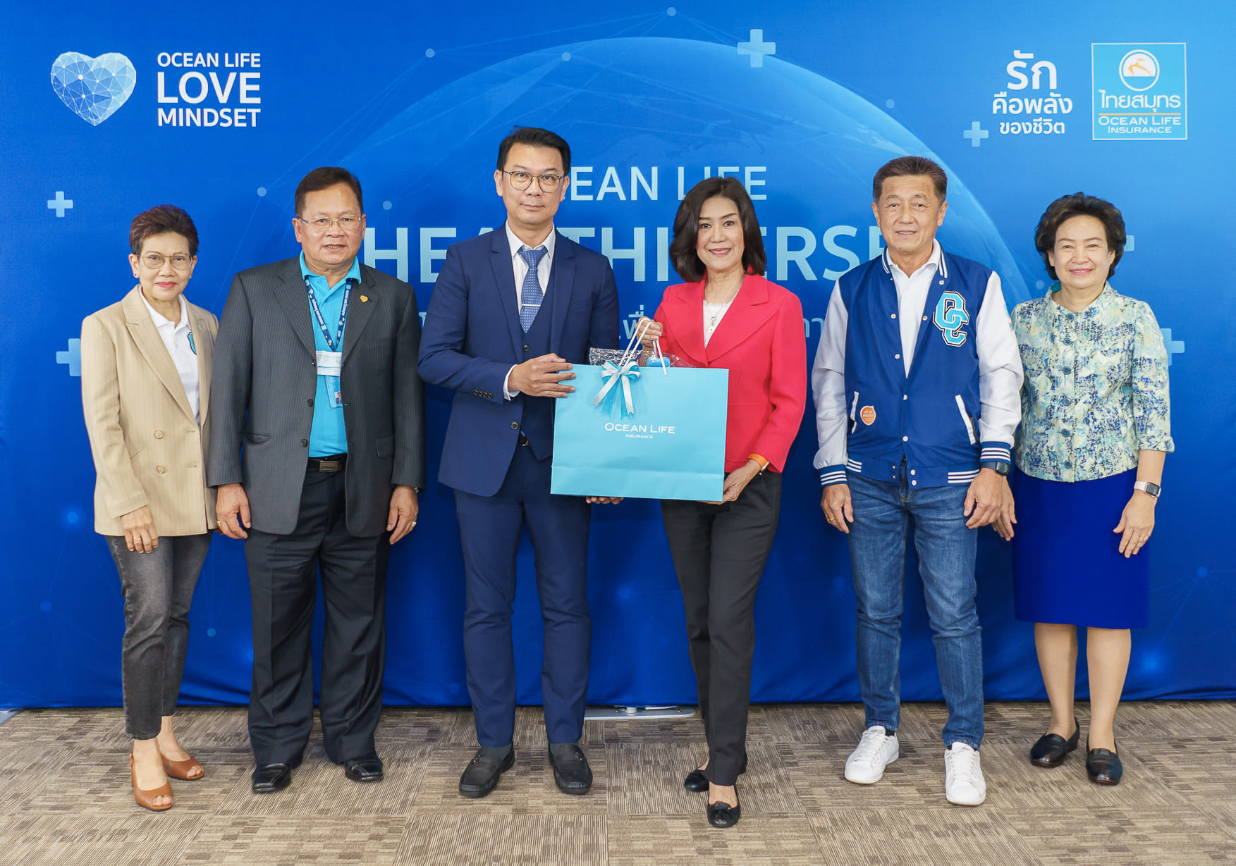 OCEAN LIFE ไทยสมุทร จับมือ “หมอป๊อป” จากเพจ DietDoctor Thailand ชูแนวคิด Healthiverse โลกใหม่ที่ดีขึ้นเพื่อคนรักสุขภาพ ในรายการ “เม้าท์กับหมอ FORUM”  