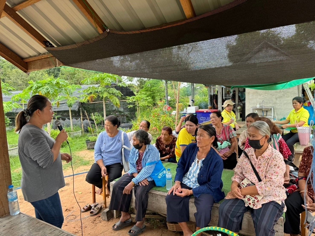 เกษตรอำเภอเมืองยโสธร ยกระดับขับเคลื่อนอนาคต ด้วยนวัตกรรม "Young Smart Farmer" 