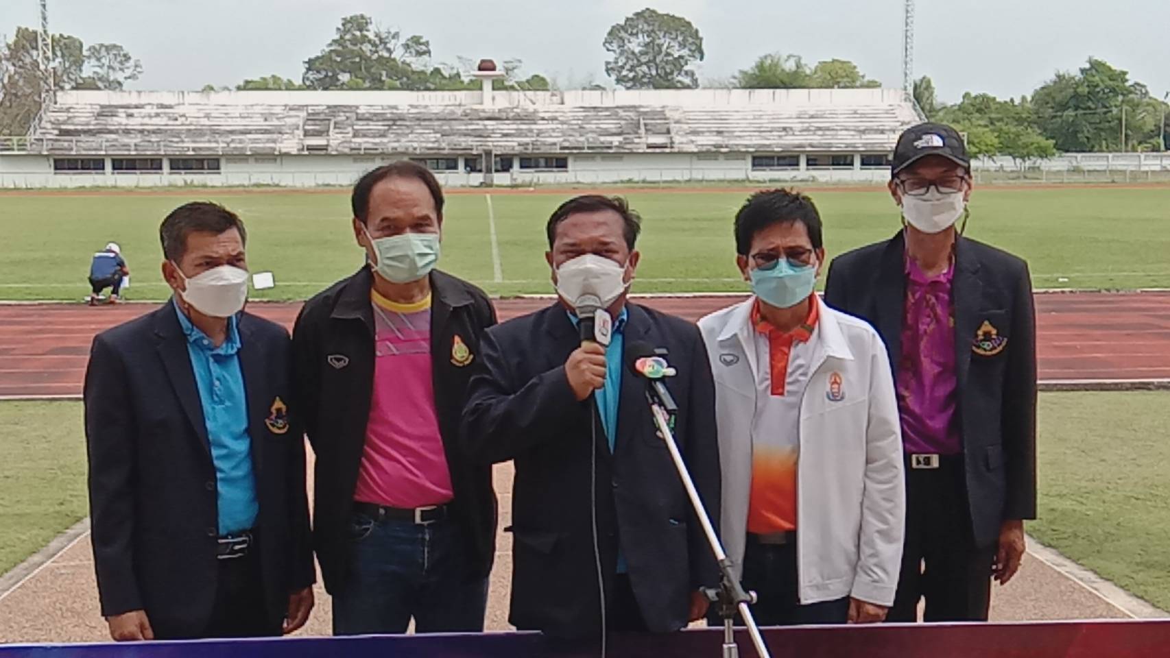 "สว.ตวง" เปิดการแข่งขัน "มัธยมศึกษา สพม.รอ ลีกคัพ 2021 ครั้งที่ 1" ที่ร้อยเอ็ด