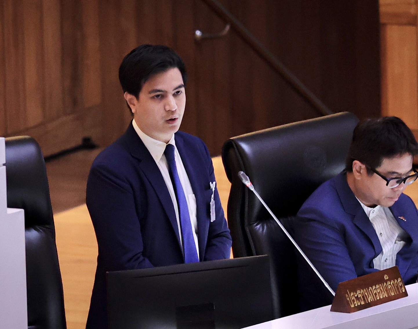 "กมธ.การเมือง" ชงรายงานสร้างพรรคการเมืองเข้มแข็ง เสนอแก้ พรป. ปรับกรอบยุบพรรค เลิกตัดสิทธิเลือกตั้ง