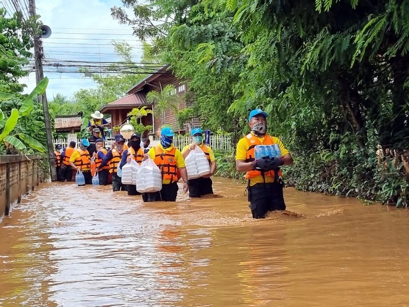 หน่วยพัฒนาการเคลื่อนที่ 16 ร่วมกับ อปท. รุดช่วยผู้ประสบอุทกภัยอำเภอหล่มสัก 