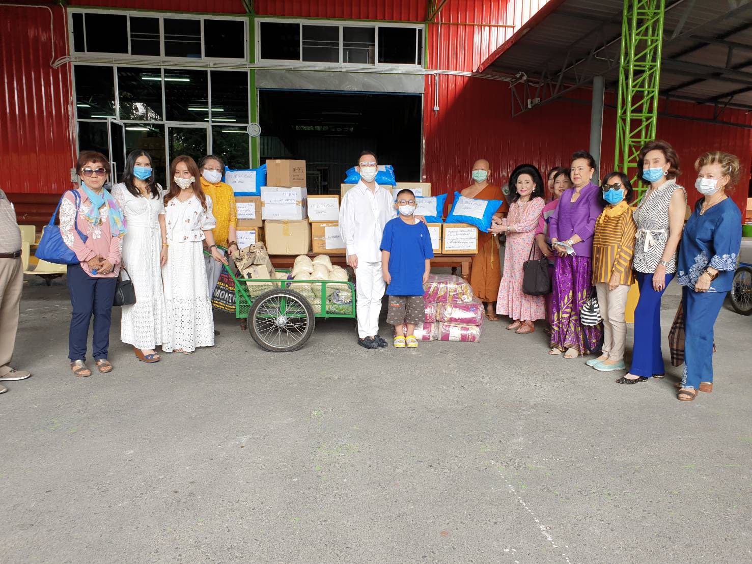 ร่วมทำบุญถวายเวชภัณฑ์ทางการแพทย์ และยารักษาโรค สำนักสงฆ์ป่ามะขาม