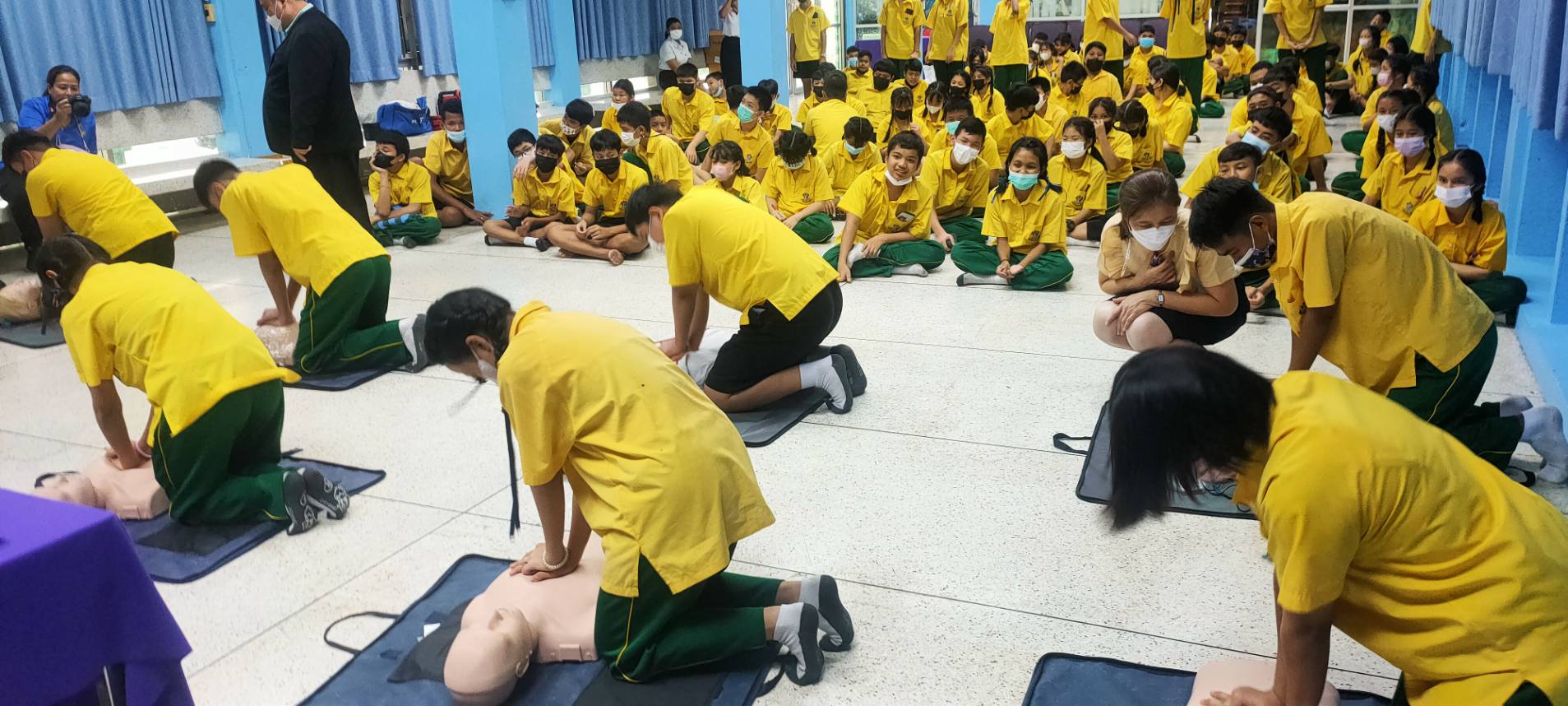  คณะครู-นักเรียน รร.วัดราชสิงขร ฝึกการกู้ชีพขั้นพื้นฐาน