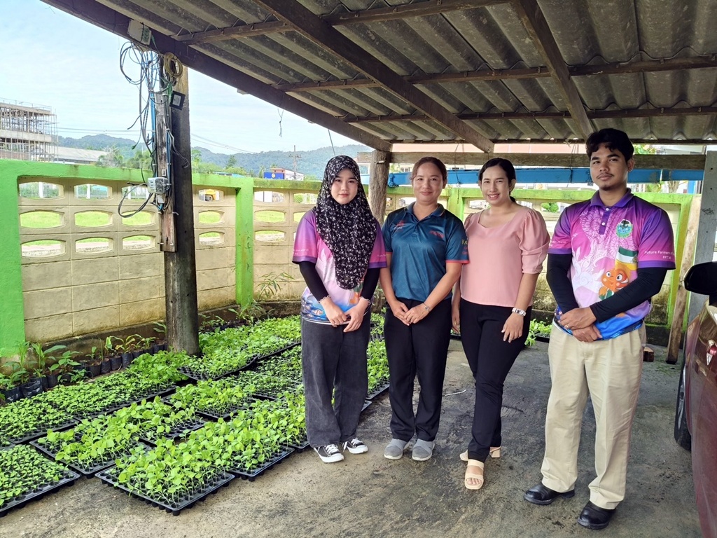 เกษตรสตูล รับมอบต้นพันธุ์พืชตามโครงการผลิตพืชพันธุ์ดีเพื่อช่วยเหลือเกษตรกรผู้ประสบภัยพิบัติ