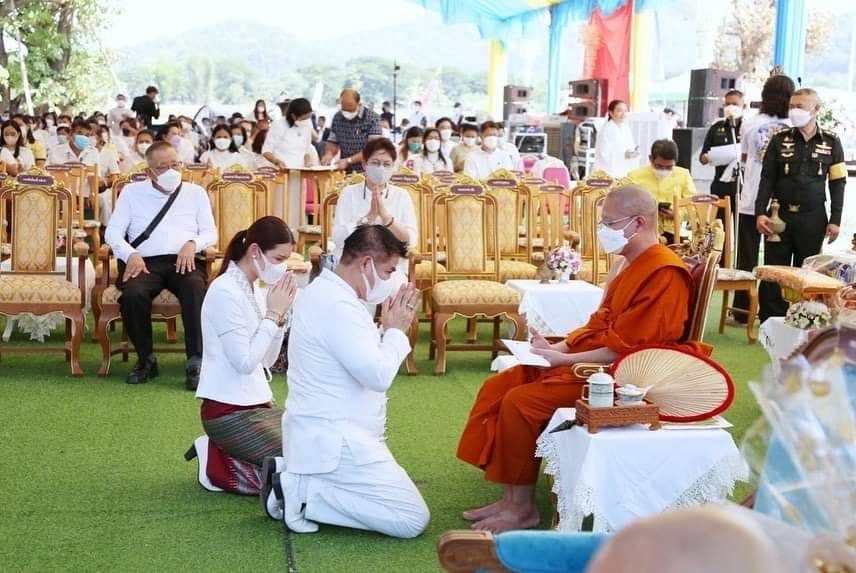 "ธรรมนัส-ธนพร" ทำบุญเนื่องในวันวิสาขบูชา ร่วมพิธีปางเปิดโลก วัดป่าพุทธชินวงศาราม  จ.พะเยา 