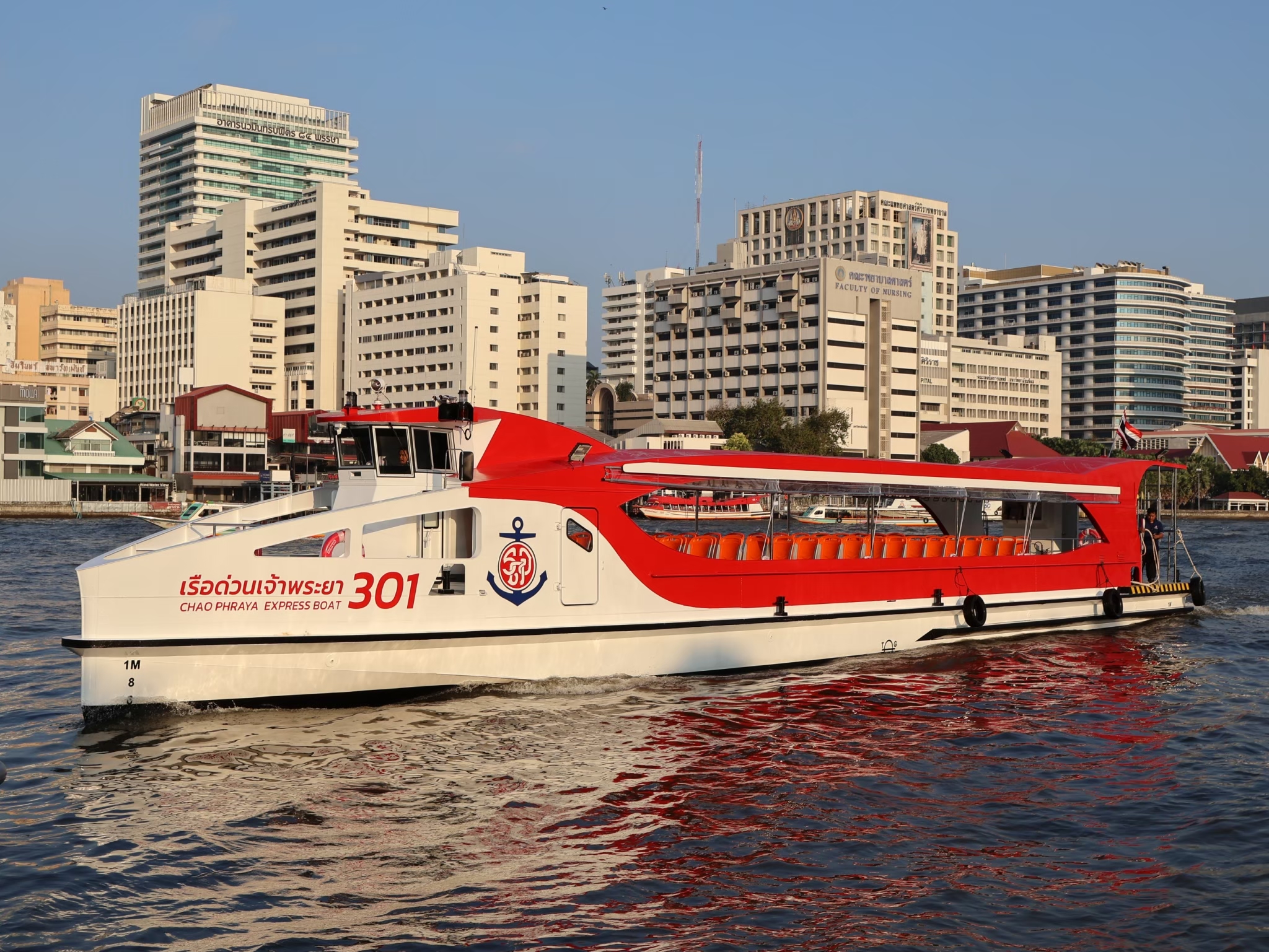 "เรือด่วนเจ้าพระยา" เปิดตัวเรือโดยสาร “ธงทอง” เส้นทางนนทบุรี-สาทร 25 บาทตลอดสาย พร้อมให้บริการแล้ววันนี้