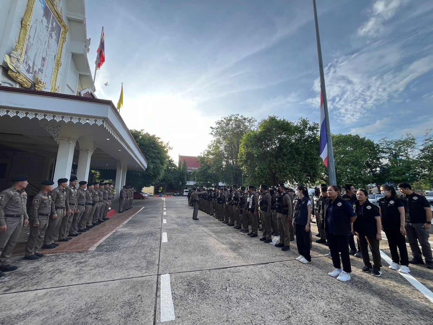ปปส.ภ.1 ร่วมกับภาคี ปูพรมตรวจค้นพื้นที่ 16 อำเภอ จ.อยุธยา ไล่ไล่าผู้ค้ายาเสพติด จับกุมผู้ต้องหา 83 ราย